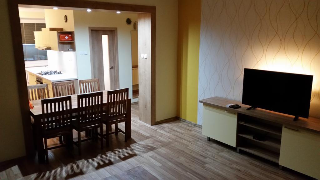 Lakeview Apartments Pöstyén Kültér fotó